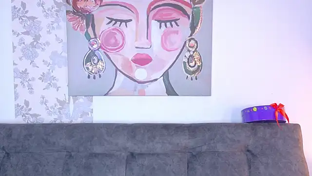 Snapshot of taty_miller chatting on May 2, 7:41 pm taty miller online show from May 2, 7:41 pm