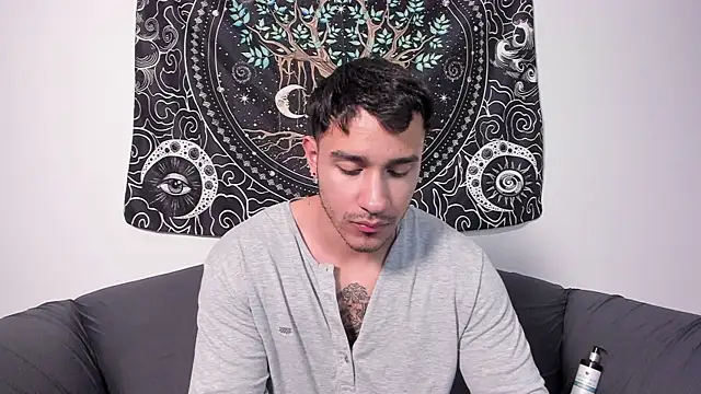 Snapshot of JayMarcos_ chatting on January 27, 12:43 am JayMarcos online show from January 27, 12:43 am