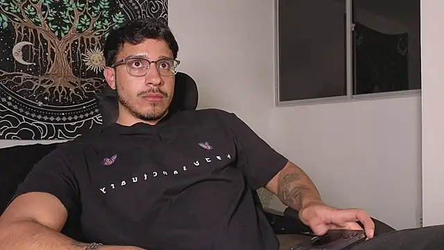 JayMarcos  online show from September 28, 6:19 am