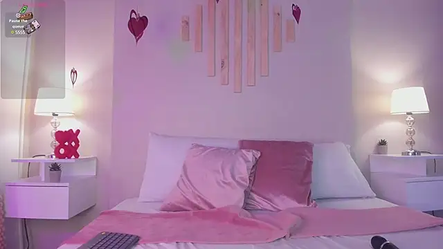 VictoriaNoah  online show from February 13, 7:31 pm