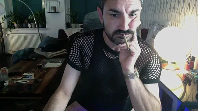 Snapshot of tomz0819 chatting on July 9, 1:09 am tomz0819 online show from July 9, 1:09 am