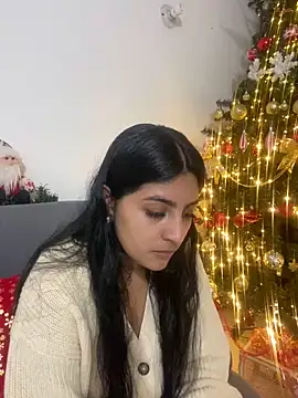Snapshot of cloe_small chatting on December 6, 12:23 am cloe small online show from December 6, 12:23 am