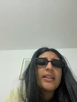 Snapshot of cloe_small chatting on December 10, 12:39 am cloe small online show from December 10, 12:39 am