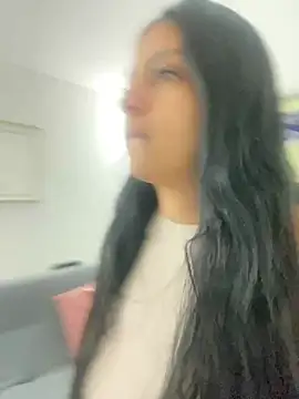 Snapshot of cloe_small chatting on December 17, 7:07 am cloe small online show from December 17, 7:07 am