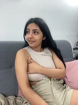Snapshot of cloe_small chatting on December 17, 10:12 am cloe small online show from December 17, 10:12 am