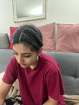 Snapshot of cloe_small chatting on December 27, 7:18 am cloe small online show from December 27, 7:18 am