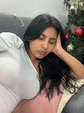 Snapshot of cloe_small chatting on January 18, 9:34 am cloe small online show from January 18, 9:34 am