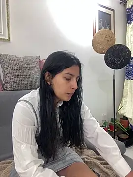 Snapshot of cloe_small chatting on January 23, 12:57 am cloe small online show from January 23, 12:57 am