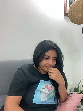 Snapshot of cloe_small chatting on January 24, 11:26 am cloe small online show from January 24, 11:26 am