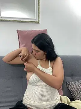 Snapshot of cloe_small chatting on January 27, 6:41 am cloe small online show from January 27, 6:41 am