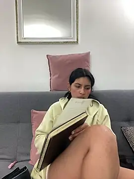 Snapshot of cloe_small chatting on January 27, 9:44 am cloe small online show from January 27, 9:44 am