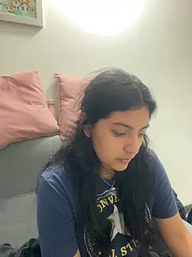 Snapshot of cloe_small chatting on January 29, 2:19 am cloe small online show from January 29, 2:19 am