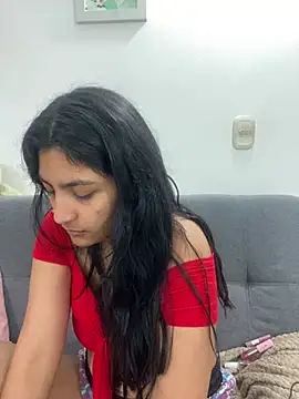 Snapshot of cloe_small chatting on January 31, 6:46 am cloe small online show from January 31, 6:46 am
