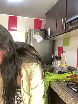 Snapshot of cloe_small chatting on February 1, 12:26 pm cloe small online show from February 1, 12:26 pm