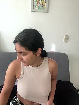 Snapshot of cloe_small chatting on February 8, 12:50 pm cloe small online show from February 8, 12:50 pm
