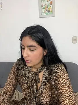 Snapshot of cloe_small chatting on February 13, 2:34 am cloe small online show from February 13, 2:34 am