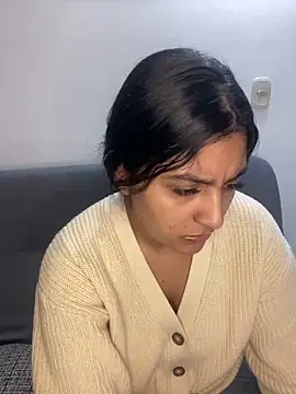 Snapshot of cloe_small chatting on February 14, 2:28 am cloe small online show from February 14, 2:28 am