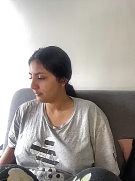 Snapshot of cloe_small chatting on February 22, 8:53 pm cloe small online show from February 22, 8:53 pm
