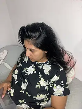 Snapshot of cloe_small chatting on February 26, 6:37 am cloe small online show from February 26, 6:37 am