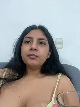 Snapshot of cloe_small chatting on February 27, 5:24 am cloe small online show from February 27, 5:24 am