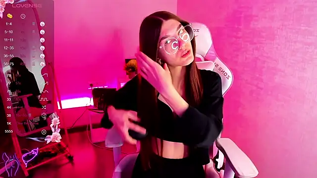 toooyour online show from January 11, 1:06 am