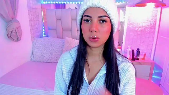 Snapshot of AlexandraaMillerr chatting on December 20, 10:49 am AlexandraaMillerr online show from December 20, 10:49 am