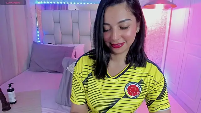 Snapshot of AlexandraaMillerr chatting on February 5, 1:44 pm AlexandraaMillerr online show from February 5, 1:44 pm