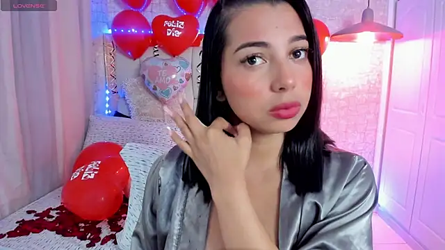 Snapshot of AlexandraaMillerr chatting on February 15, 2:11 pm AlexandraaMillerr online show from February 15, 2:11 pm