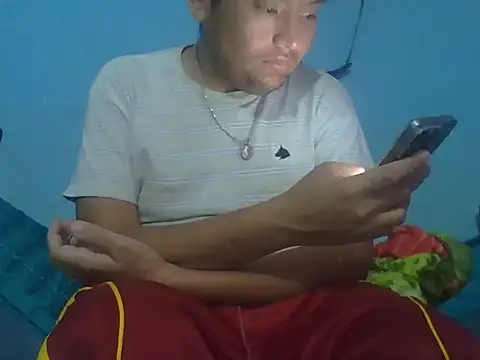 Snapshot of daniel4444Cu chatting on April 23, 2:52 pm daniel4444Cu online show from April 23, 2:52 pm