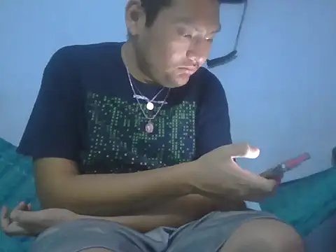 Snapshot of daniel4444Cu chatting on April 24, 4:53 pm daniel4444Cu online show from April 24, 4:53 pm