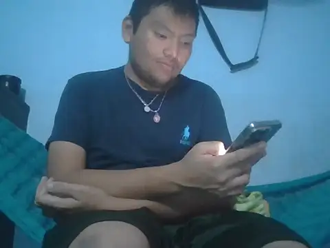 Snapshot of daniel4444Cu chatting on April 25, 2:36 pm daniel4444Cu online show from April 25, 2:36 pm