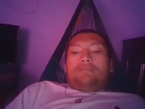 Snapshot of daniel4444Cu chatting on May 21, 7:43 pm daniel4444Cu online show from May 21, 7:43 pm