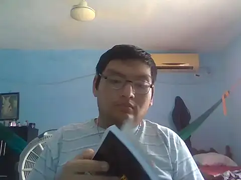Snapshot of daniel4444Cu chatting on June 3, 5:40 pm daniel4444Cu online show from June 3, 5:40 pm