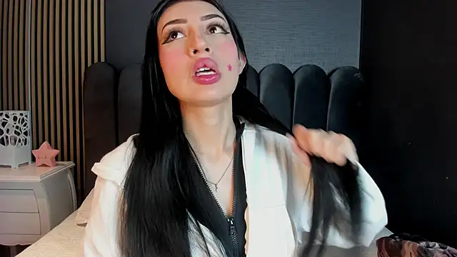 Snapshot of Nicolette_ks_ chatting on April 10, 4:28 am Nicolette ks online show from April 10, 4:28 am
