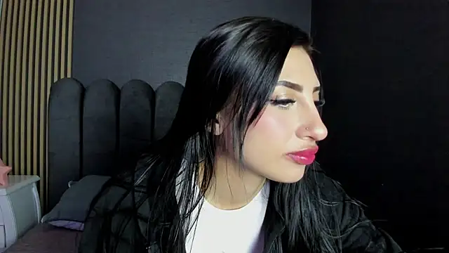 Snapshot of Nicolette_ks_ chatting on May 5, 5:04 am Nicolette ks online show from May 5, 5:04 am