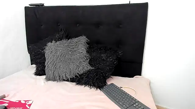 Snapshot of LinaBrowm chatting on September 21, 1:13 pm LinaBrowm online show from September 21, 1:13 pm