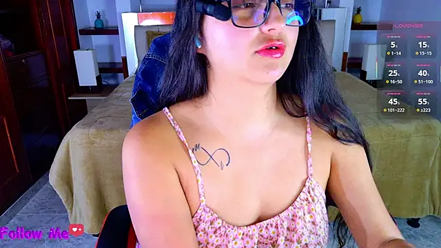 scarlleth  online show from December 2, 12:21 pm