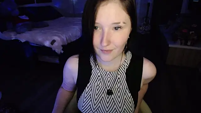 Kira Bakker online show from October 2, 11:45 pm