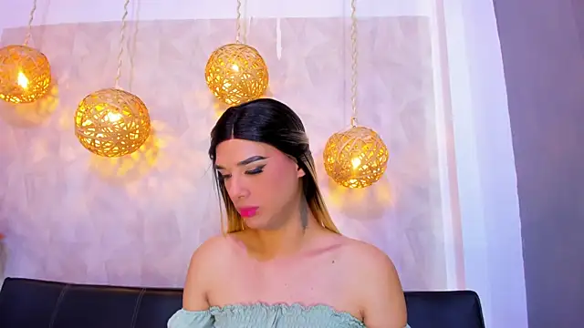 victoria aleia  online show from December 7, 7:54 pm