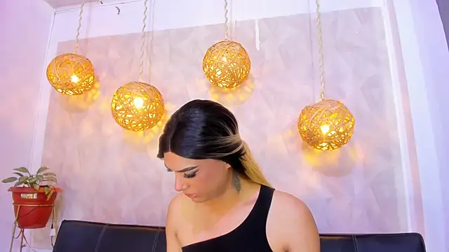 victoria aleia  online show from December 9, 8:23 pm