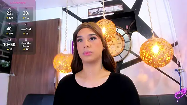 victoria aleia  online show from December 13, 10:15 pm