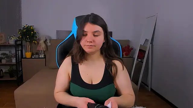 Viola  Shy online show from February 13, 9:22 pm