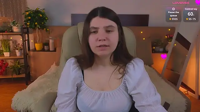 Viola  Shy online show from May 18, 8:25 pm