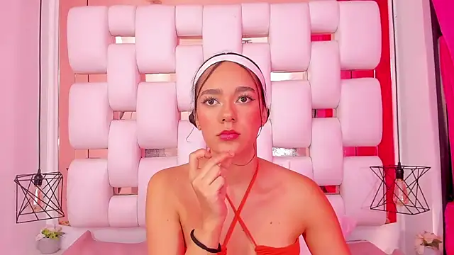 EmmyCruzZ online show from December 13, 7:53 pm