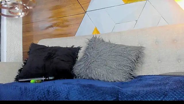 sarah banks1 online show from February 10, 8:00 pm