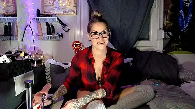 Tatjana Sue online show from December 13, 9:20 pm