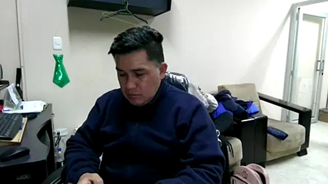 Snapshot of ferchoDC78 chatting on April 4, 4:33 am ferchoDC78 online show from April 4, 4:33 am