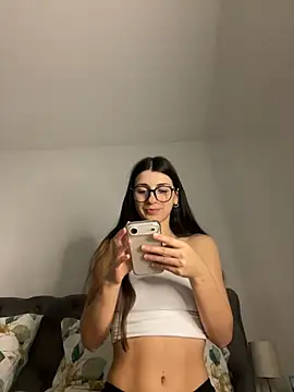 Snapshot of Wildberry_ chatting on April 16, 7:03 pm Wildberry online show from April 16, 7:03 pm