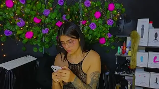 Sweett Mollyy online show from May 19, 11:33 pm