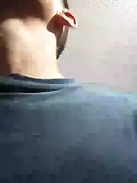 Snapshot of Leonul chatting on February 2, 11:00 pm Leonul online show from February 2, 11:00 pm